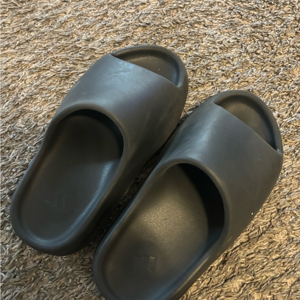 Adidas Yeezy slides